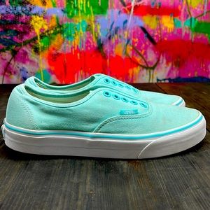 Vans Turquoise canvas W9/M7.5 lace up 5 hole sneaker. Soles super clean